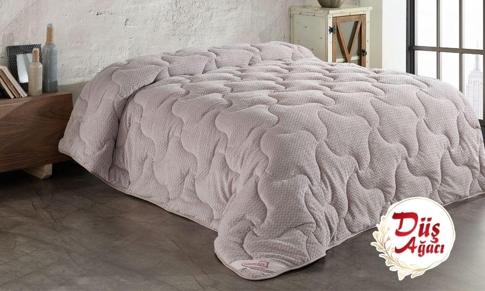 Gold Series Velvet Quilt
